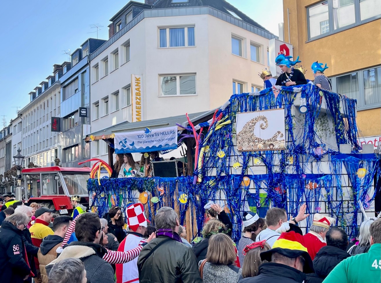 You are currently viewing SV Hellas beim Rosenmontagszug